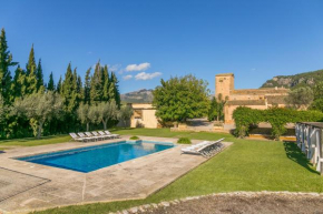 Historical house Mallorca pool wifi aircon/heat sleeps 12-14